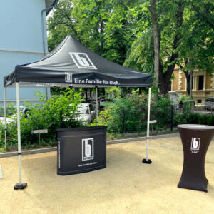 Messestand Autohaus Bormann - Faltzelt, Tresen, Tisch