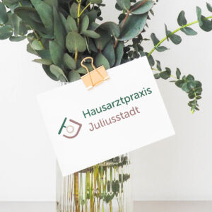 Logoentwicklung für die Hausarztpraxis Juliusstadt in Wolfenbüttel